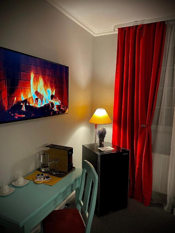 Vila De Argint Aleea Pelesului Nr 2 Sinaia Exteriér fotografie