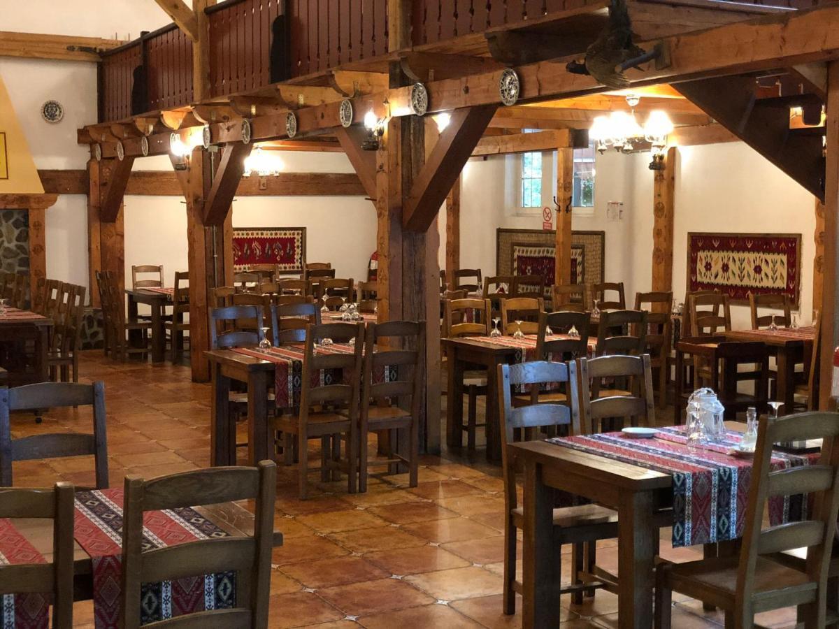Vila De Argint Aleea Pelesului Nr 2 Sinaia Exteriér fotografie